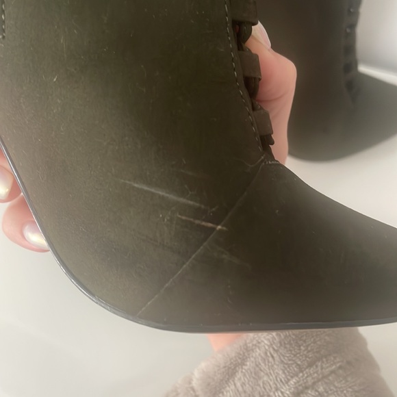 Also booties - Picture 5 of 5